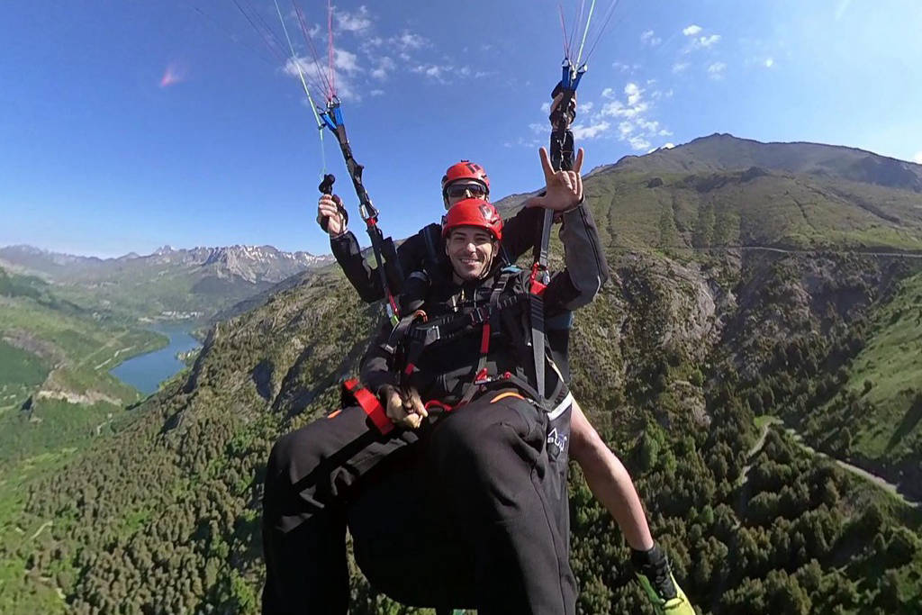 Accion-pirineos parapente